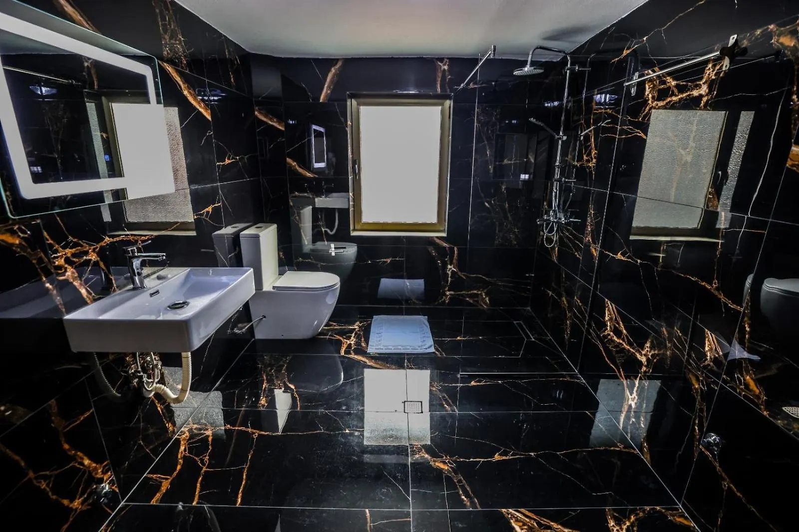 ***  Hotel Eliza Tirana Albania