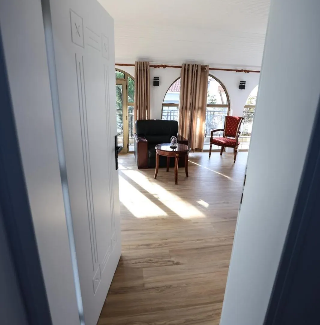Vila Alizee Hotel Tiran 3*,