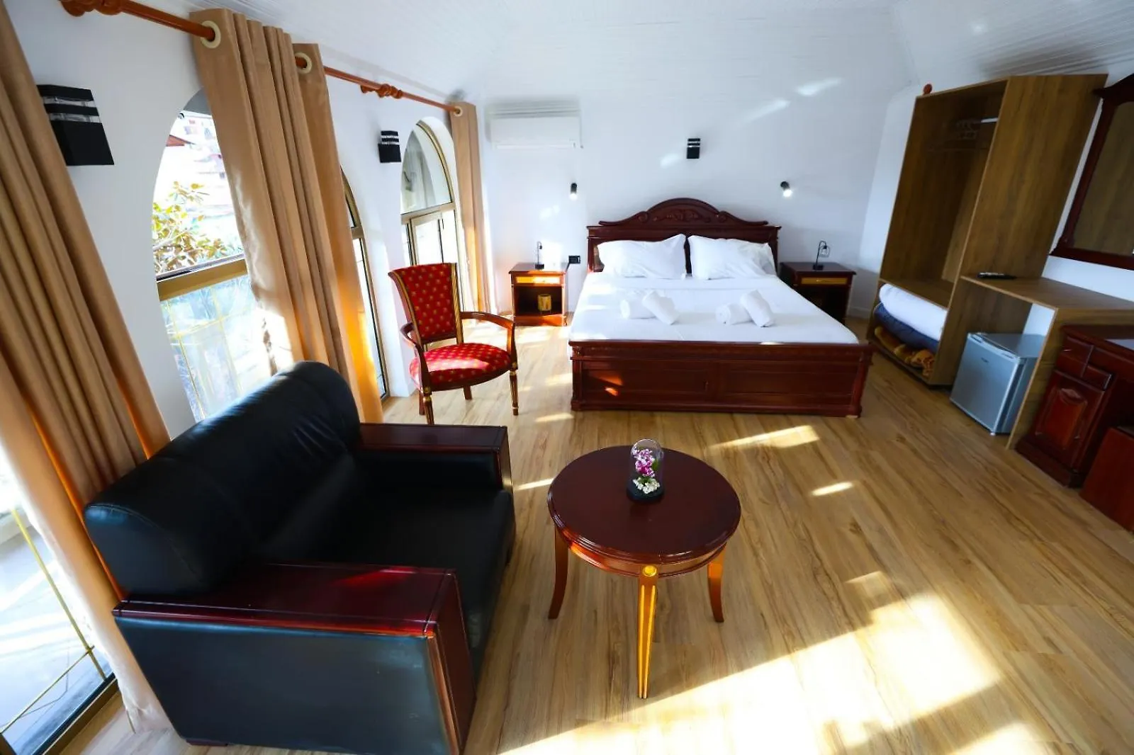 Vila Alizee Hotel Tiran 3*,